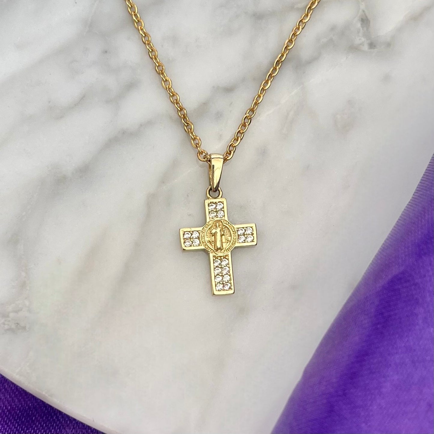 Dije Cruz con Brillos San Benito Oro 10k