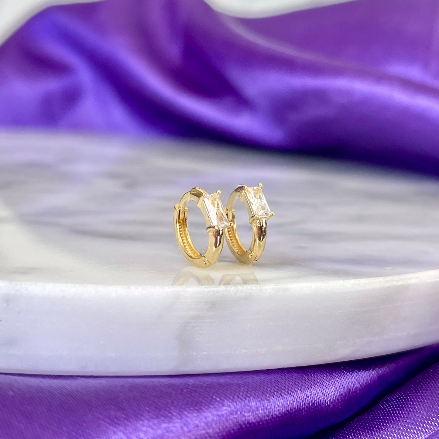 Hoop Corte Esmeralda Oro 10k