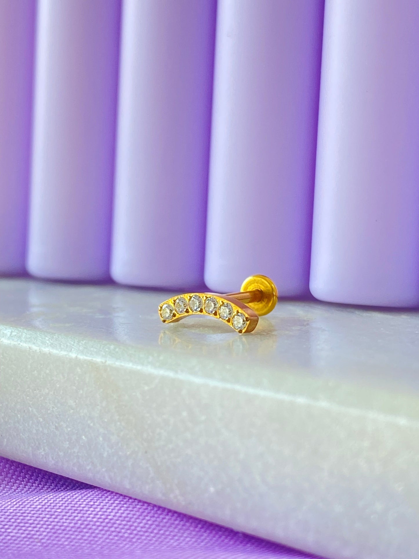 Barra Curva Brillosa Titanio Diseño