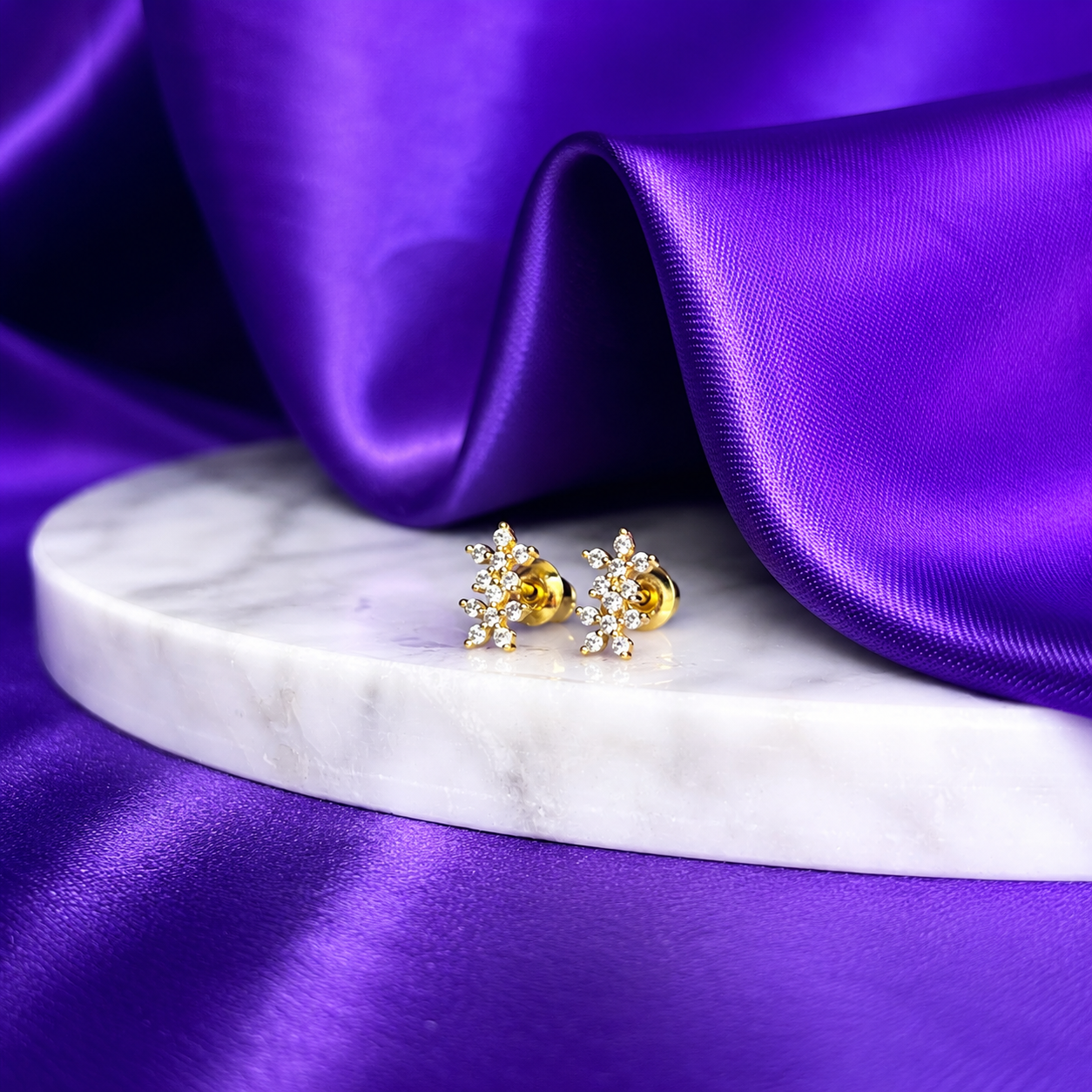 Broquel Dúo Flores Brillos Chapa de Oro 22k