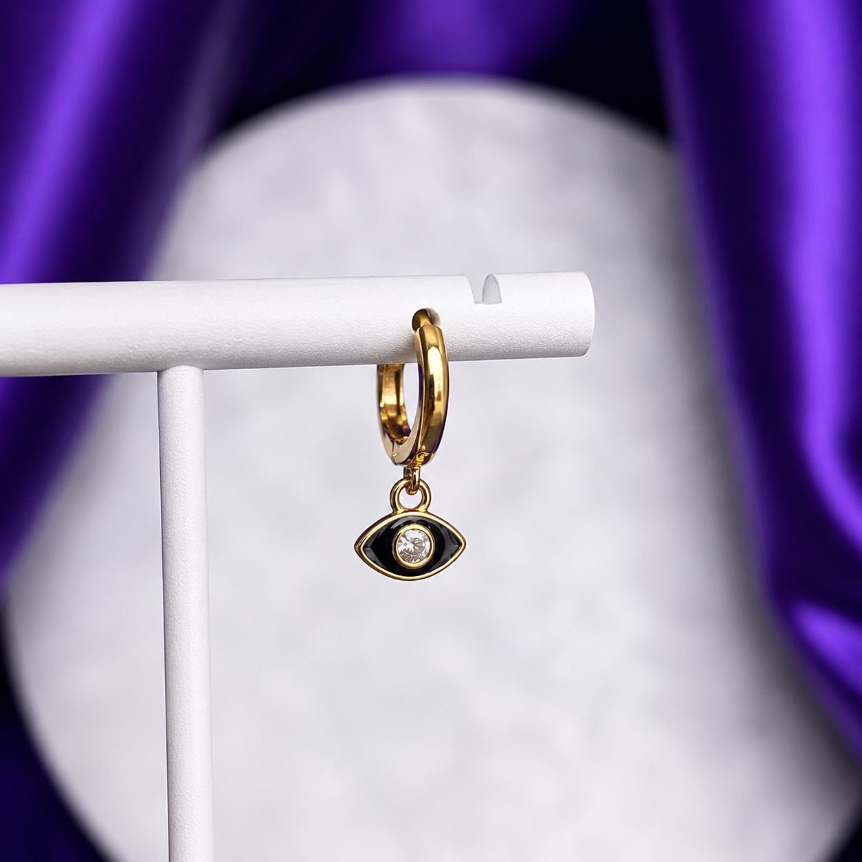 Hoop Ojo Negro Turco Chapa de Oro 22k