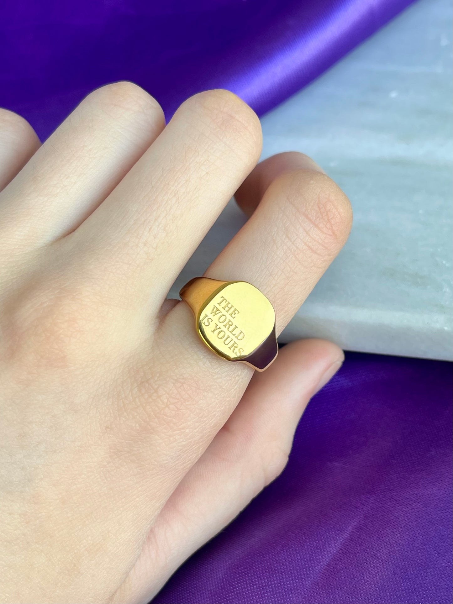 Anillo "THE WORLD IS YOURS"