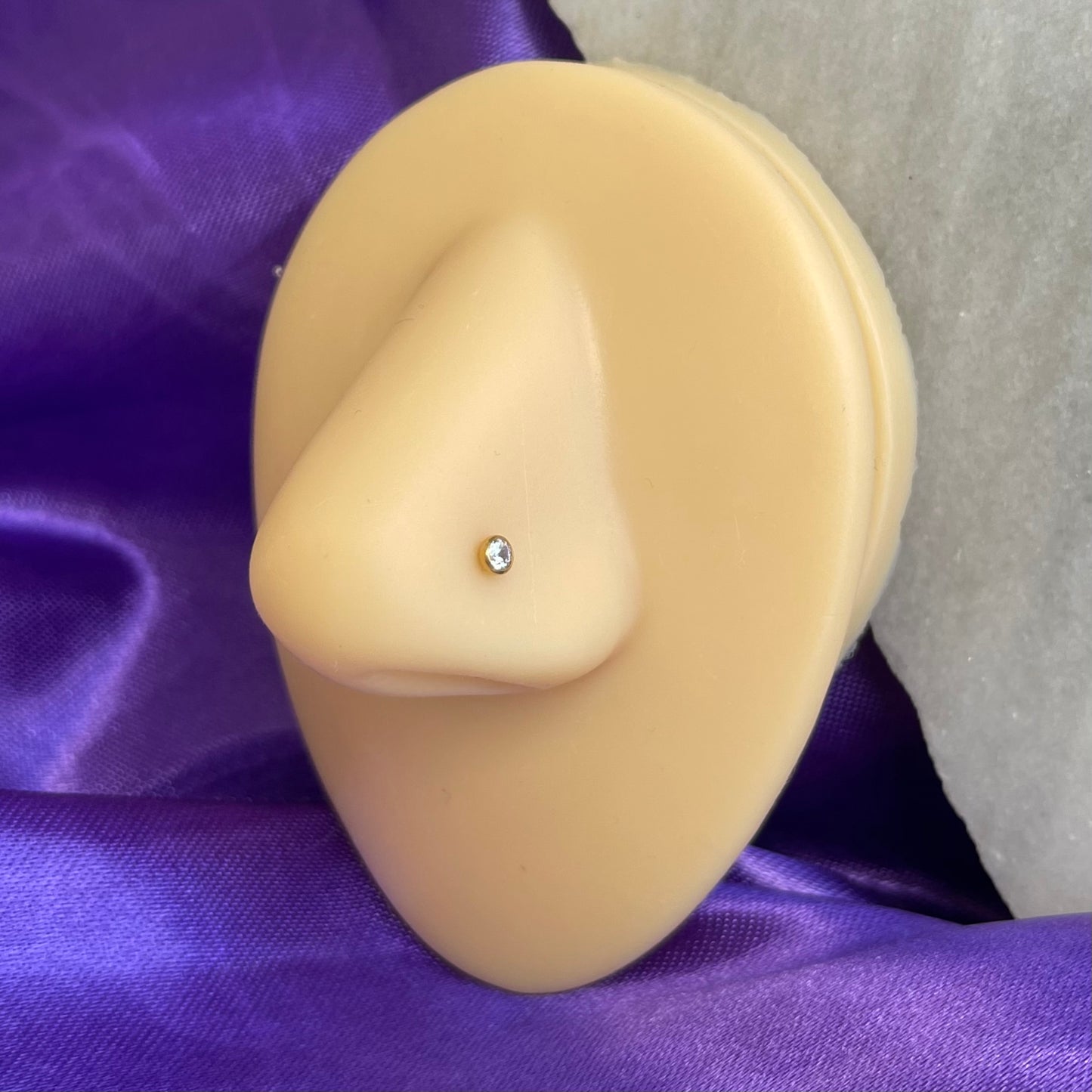 Brillo Redondo Nostril