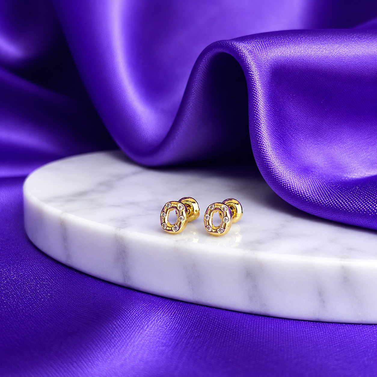 Broquel Óvalo Brillos Chapa de Oro 22k