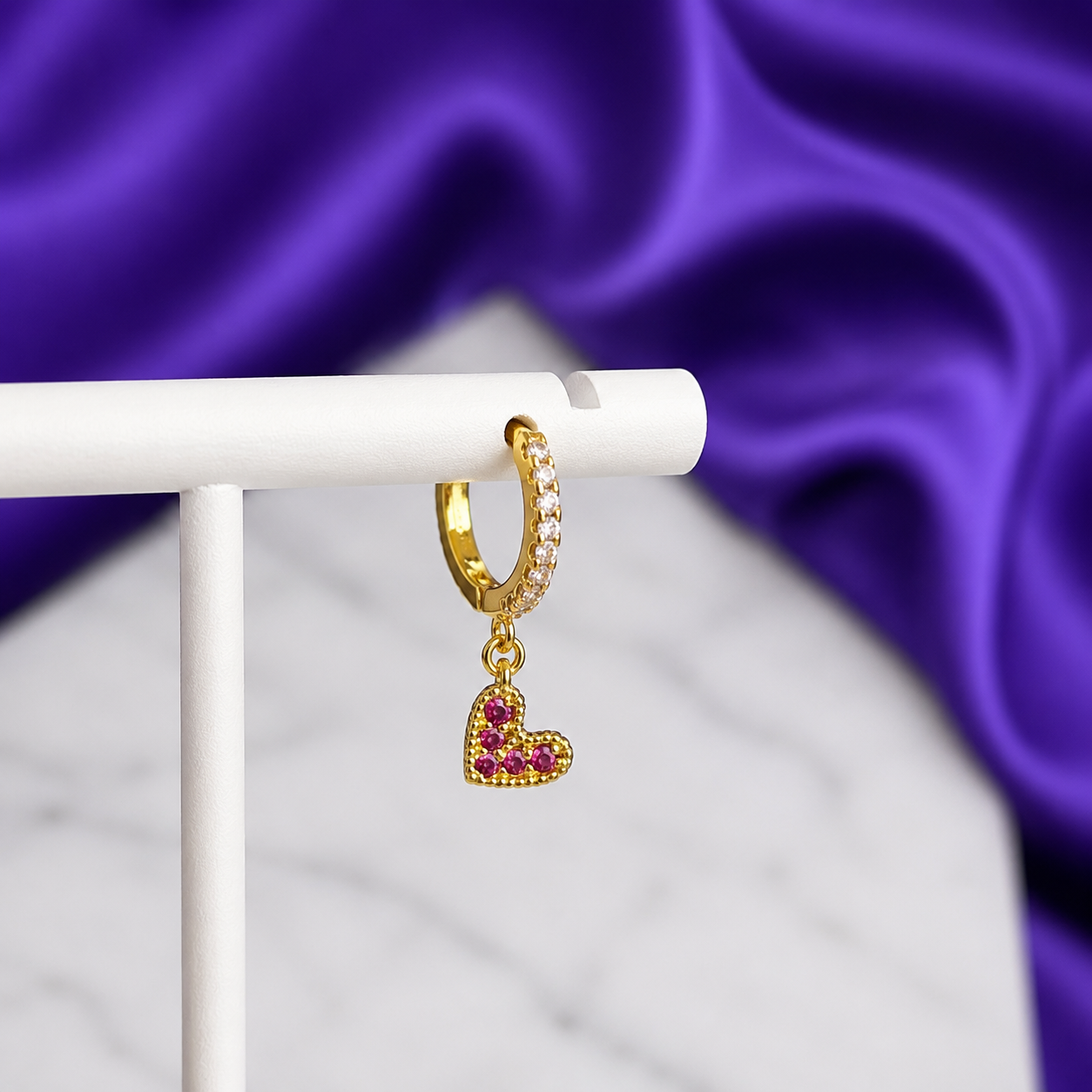 Hoop con Corazón Brillos Rosa Chapa de Oro 22k