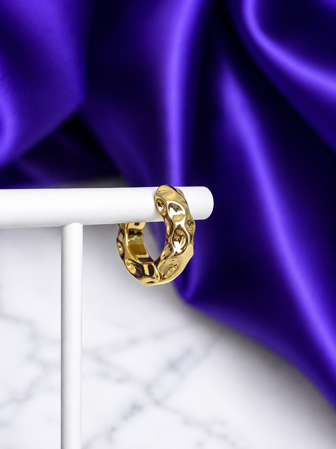 Hoop Chunky Martillada Chapa de Oro 22k