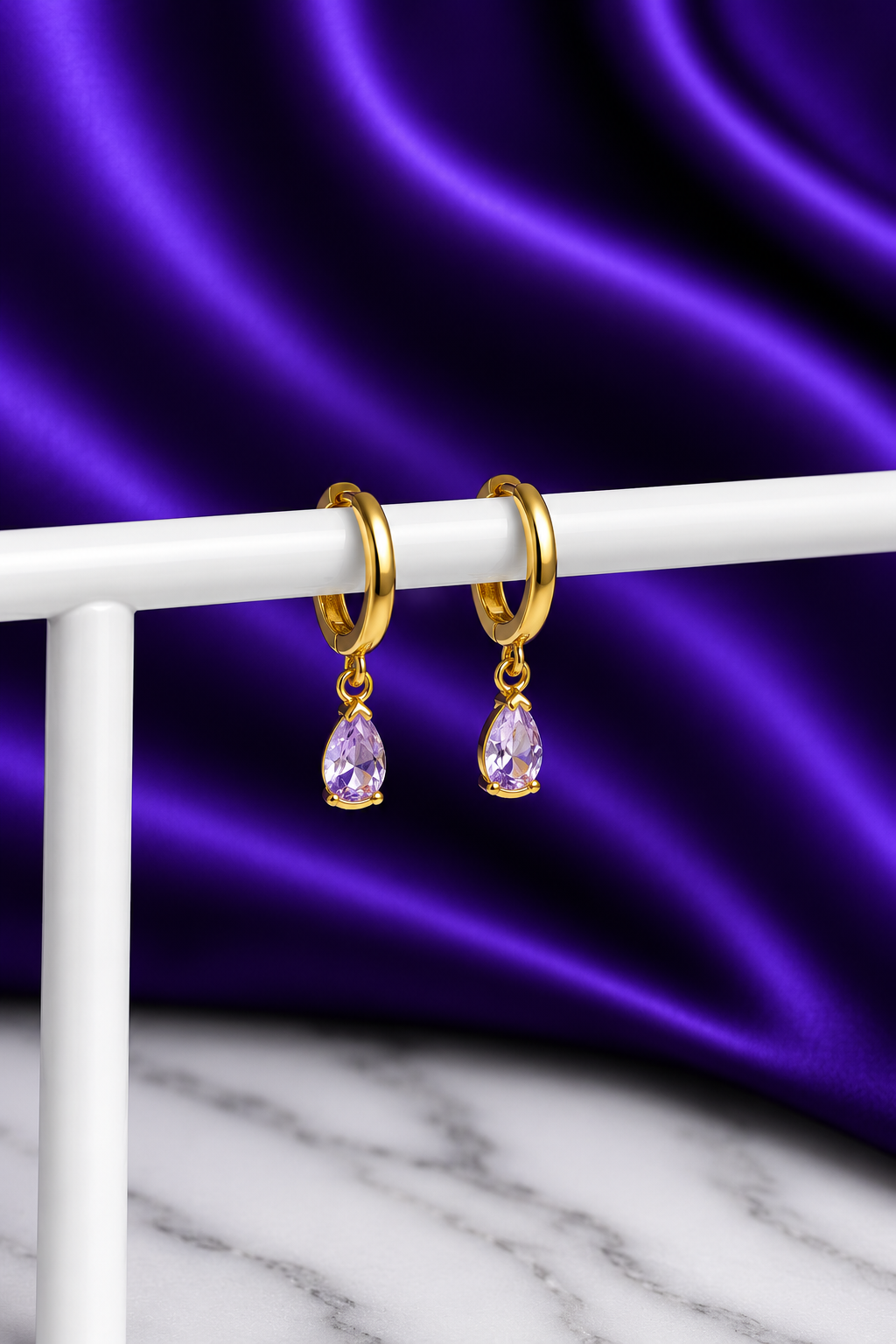 Hoop Lisa Gota Lila Chapa de Oro 22k