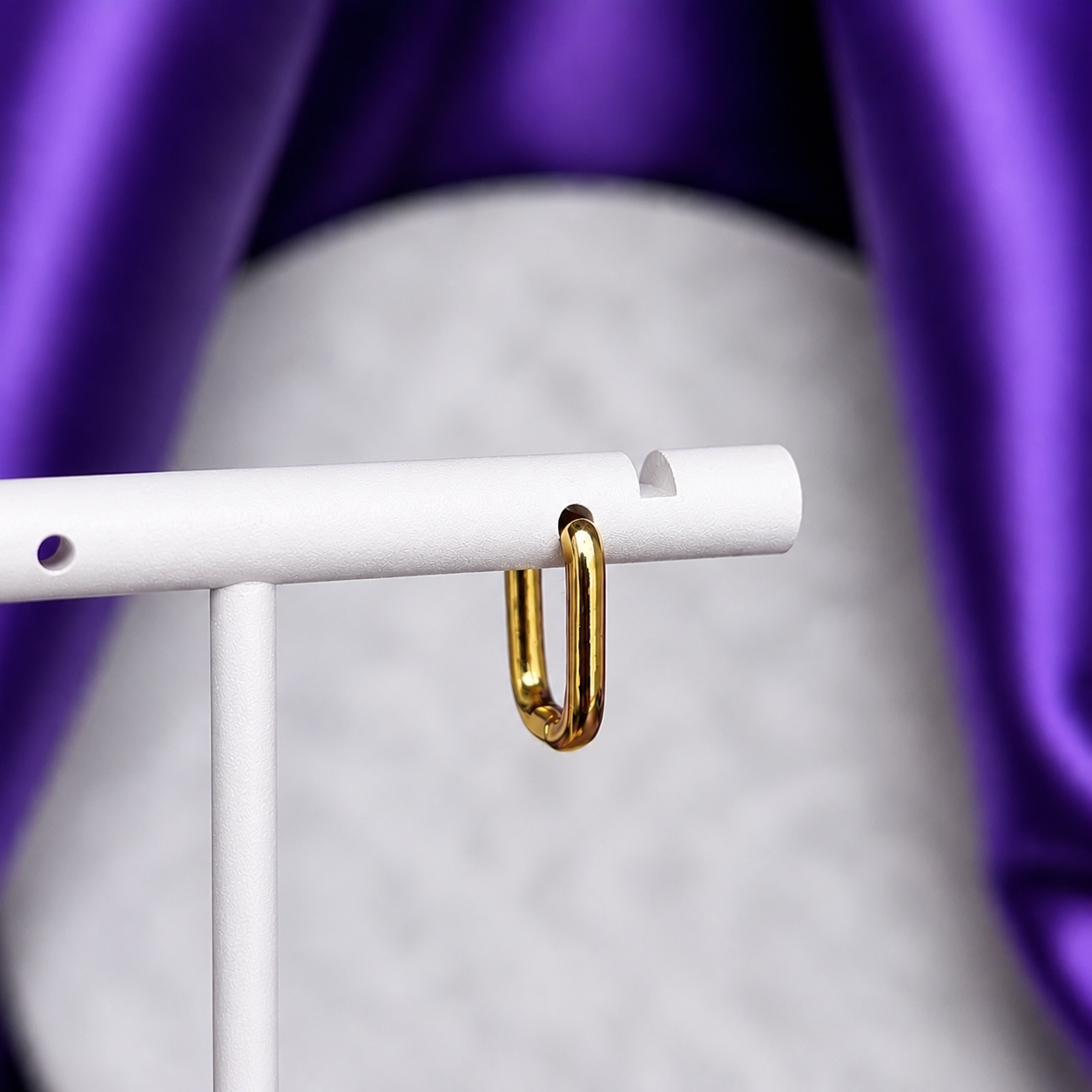 Hoop Cuadrada Lisa Chapa de Oro 22k