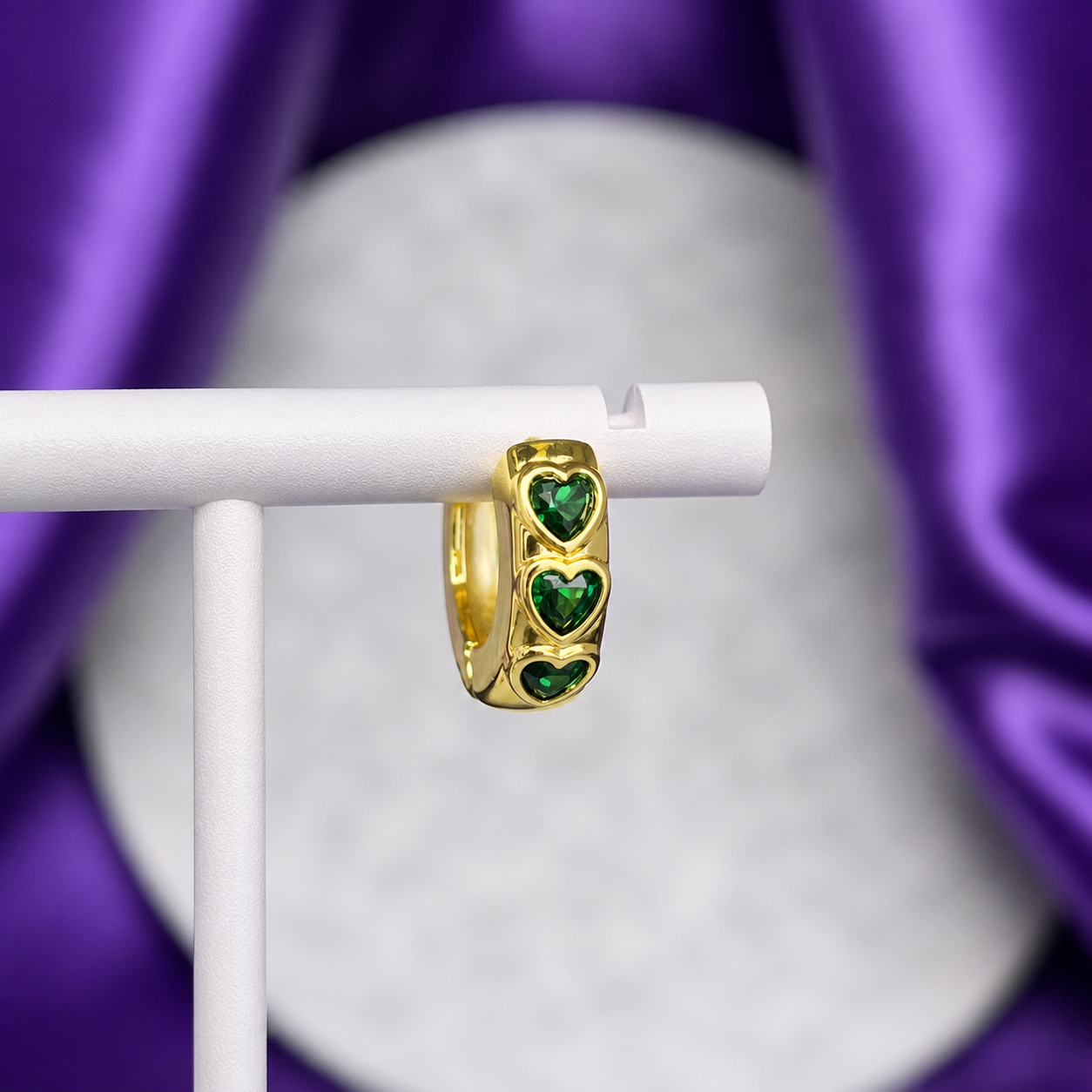 Hoop Corazones Esmeralda Chapa de Oro 22k