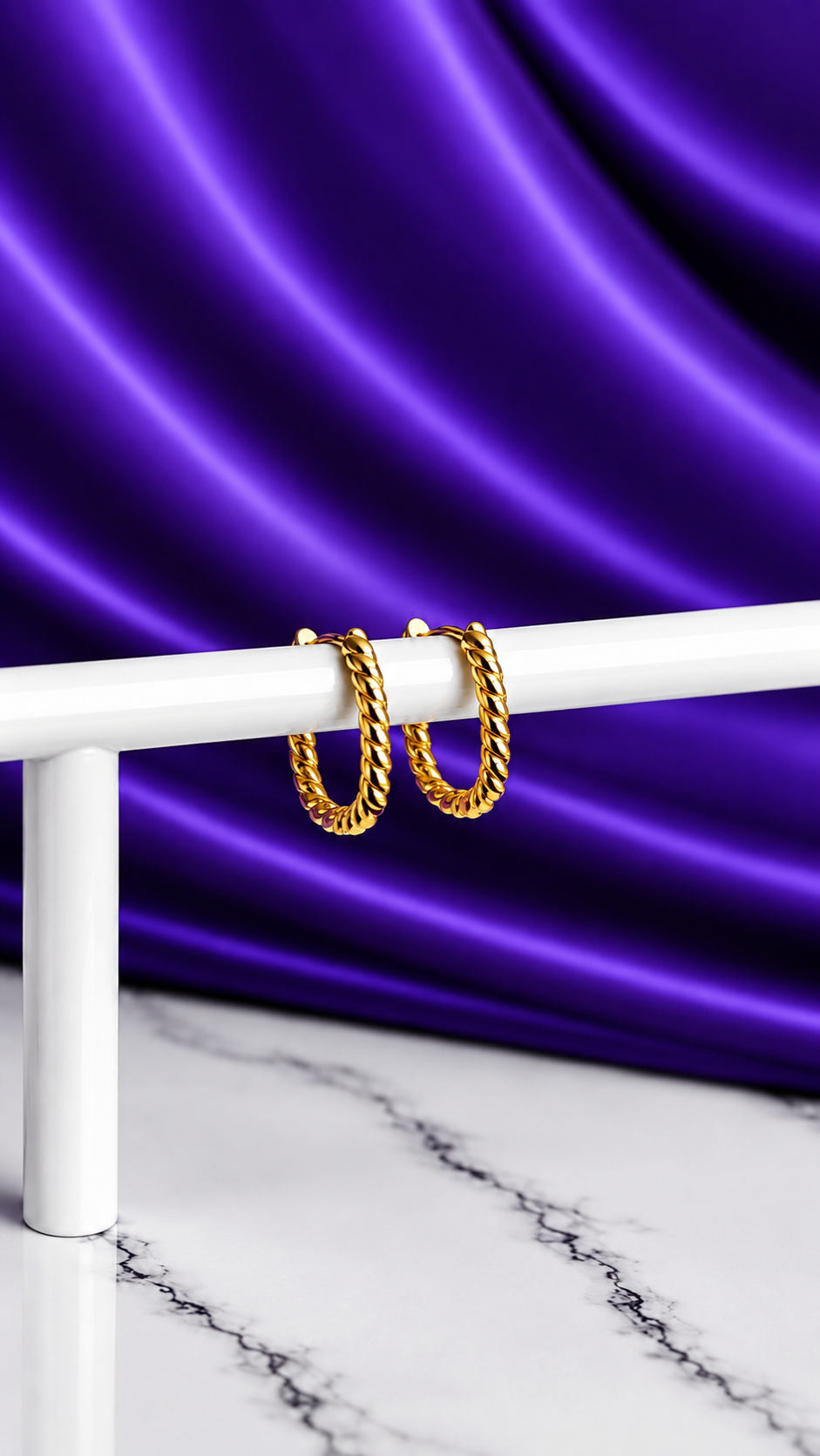 Hoop Rectangular Torcidita Chica Chapa de Oro 22k